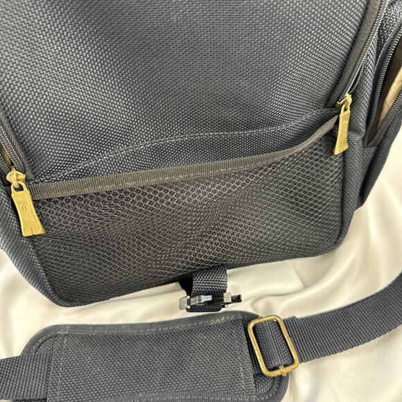 Ricardo Beverly Hills Black Daypack Backpack Travel Overnight Carry On Bag - Picture 12 of 16